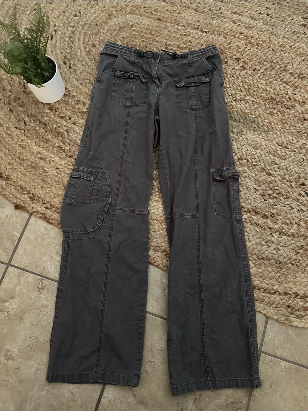 BRANDY MELVILLE KIM CARGO PANTS